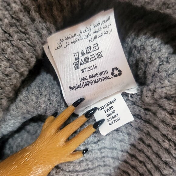 Textured Crewneck Pullover Gray Sweater- L - Picture 9 of 10